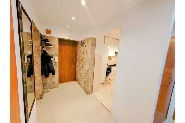 Warszawa, Rembert&oacute;w, gen. Karola Ziemskiego Wachnowskiego, Rembert&oacute;w gen.  Wachnowskiego⭐3 pokoje // 63 m2 + balkon Do Wejścia