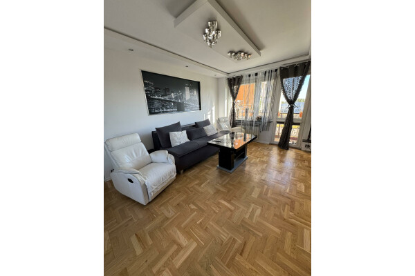 Katowice, J&oacute;zefowiec, J&oacute;zefowska, Wełnowiec / J&oacute;zefowiec  J&oacute;zefowska ⭐63 m 2/3 pok+balkon / Do Wejścia